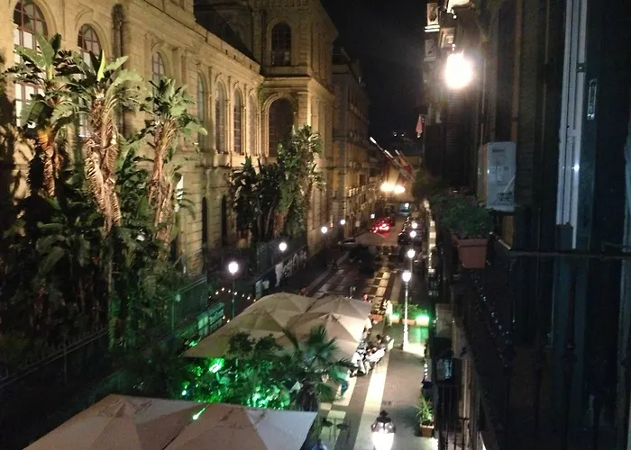 エンジョイ ナープル アパート ナポリ